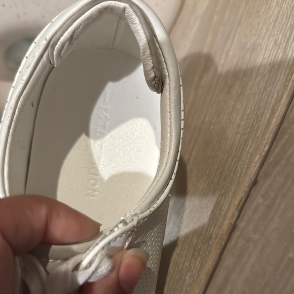 White Minimalist Low-Top Sneakers - Picture 3 of 5